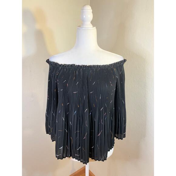 Apt. 9 Women's Cold Shoulder Black Top size XS - Picture 7 of 8